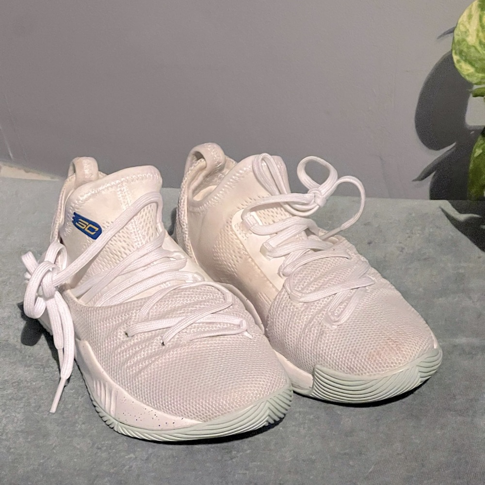 NWOTs Steph Curry Under Armor sneakers off white